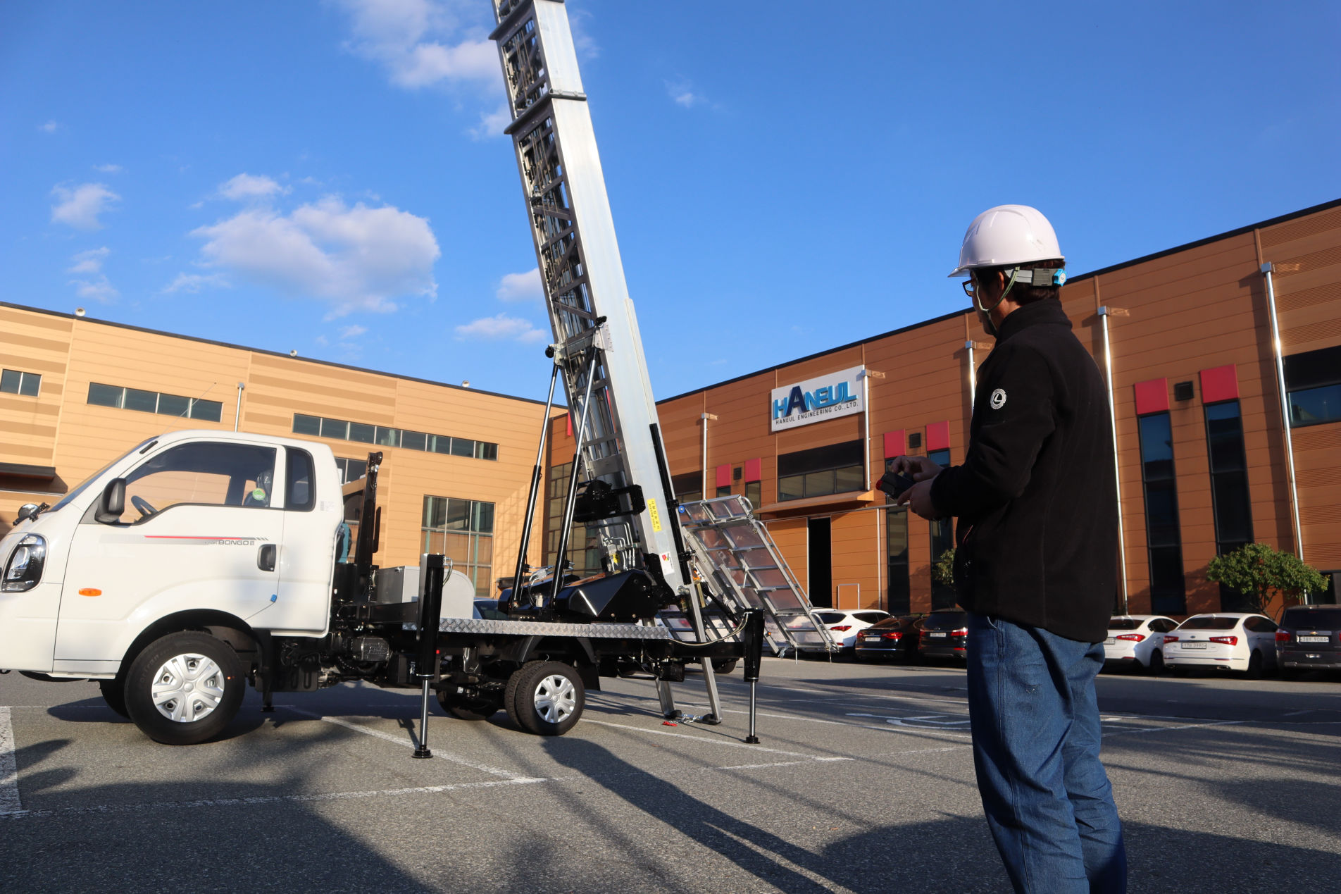Ladder lift truck Dream TNS manufacturer based in South Korea.